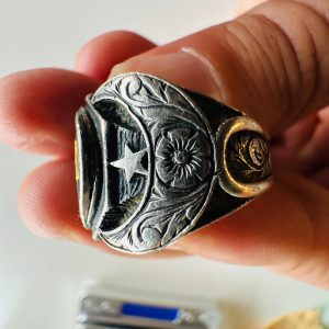 Üst Kısmı Elif Vav Yazılı